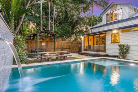A Perfect Stay - Starr Cottage - Sunshine Coast Guide 0