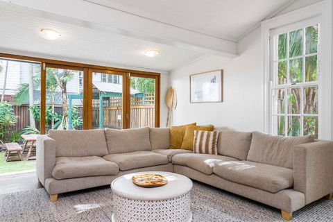 A Perfect Stay - Starr Cottage - Sunshine Coast Guide 1