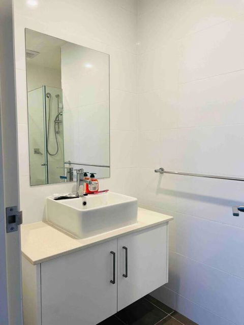 A Private Room - 1 Train Stop To Chatswood CBD - Sunshine Coast Guide 3