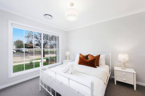 A Refreshing Mudgee Getaway At Felicitys On Court - Sunshine Coast Guide 3