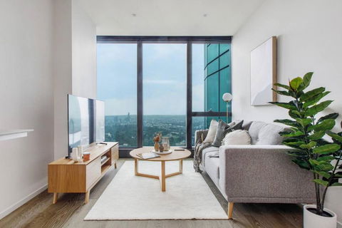 A Sky-high Metropolis Retreat Near The CBD - Sunshine Coast Guide 4