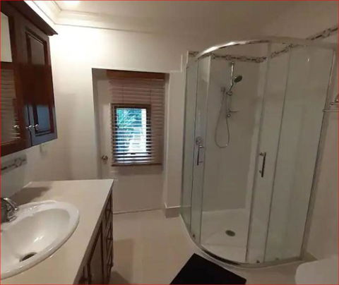 A Spacious Holiday Suite - Sunshine Coast Guide 2