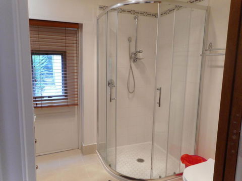 A Spacious Holiday Suite - Sunshine Coast Guide 1