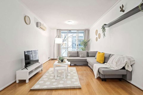 A Stylish Studio For 6 Next To Darling Harbour - Sunshine Coast Guide 0
