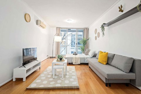 A Stylish Studio For 6 Next To Darling Harbour - Sunshine Coast Guide 3