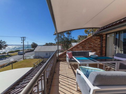 A Yachtsmans Rest Unit 3 37 Victoria Parade - Sunshine Coast Guide 4