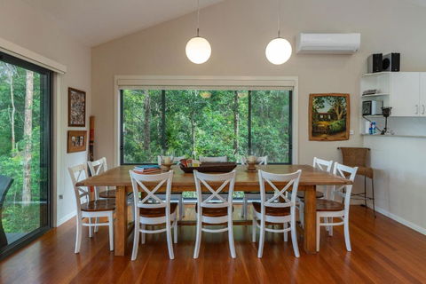A Yarraangunthi - Sunshine Coast Guide 2