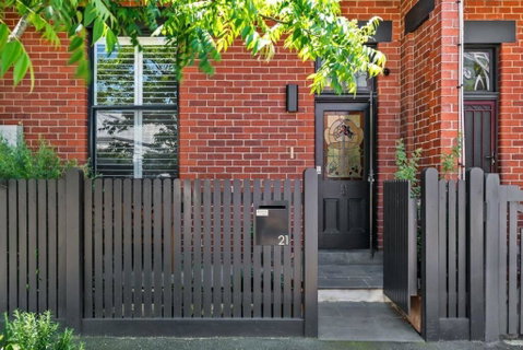 A1 Architectural Sth Melb Home Sleeps 4 Martin - Sunshine Coast Guide 3