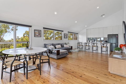 Aarini Cottage - The Ultimate Beachside Escape! - Sunshine Coast Guide 1