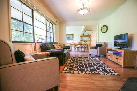 Abbeville In Bright - Sunshine Coast Guide 0