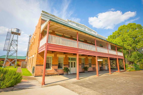 Abernethy House & Cottage - Sunshine Coast Guide 2