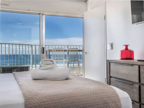 Absolute Beachfront Apartment In Paradise - Sunshine Coast Guide 3