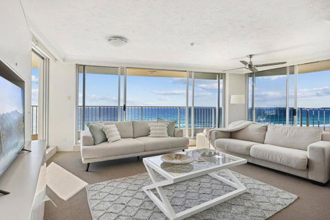 Absolute Beachfront Apartment - Sunshine Coast Guide 2