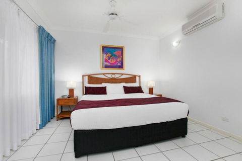 Absolute Beachfront Apartment - Sunshine Coast Guide 4