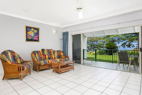 Absolute Beachfront Apartment - Sunshine Coast Guide 0