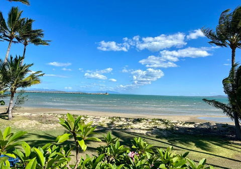 Absolute Beachfront Bowen Beach House-family Time - Sunshine Coast Guide 1