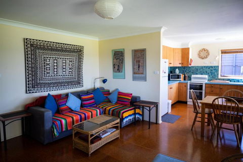 Absolute Beachfront Mollymook - Sunshine Coast Guide 1