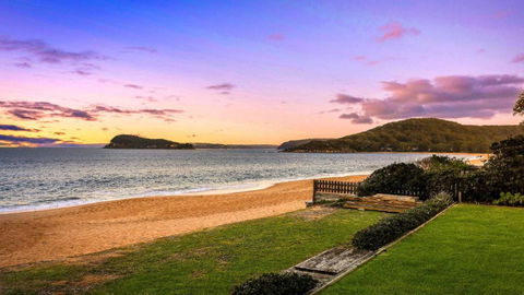 Absolute Beachfront On Stunning Pearl Beach - Sunshine Coast Guide 3
