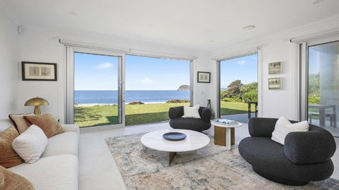 Absolute Beachfront On Stunning Pearl Beach - Sunshine Coast Guide 1