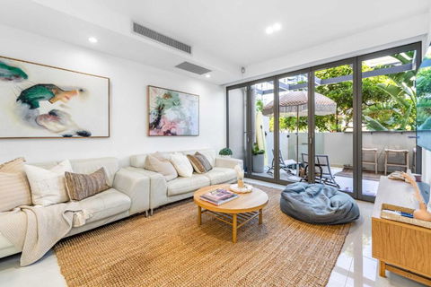 Absolute By Khove - Sunshine Coast Guide 3