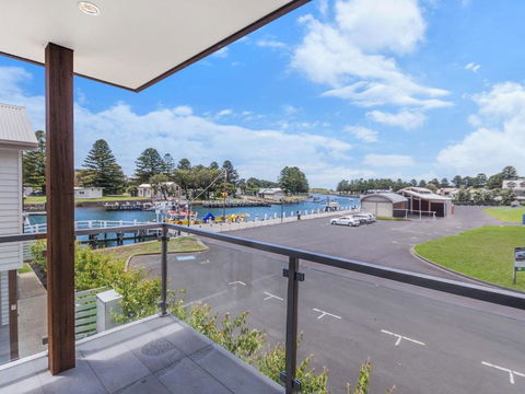 Absolute - Sunshine Coast Guide 2