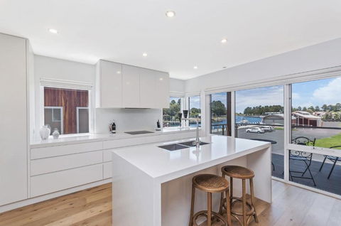 Absolute - Sunshine Coast Guide 3
