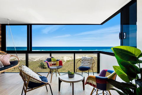Absolutly Beachfront Surfers Paradise, Pure Shores! - Sunshine Coast Guide 2