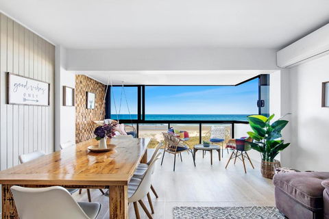 Absolutly Beachfront Surfers Paradise, Pure Shores! - Sunshine Coast Guide 0