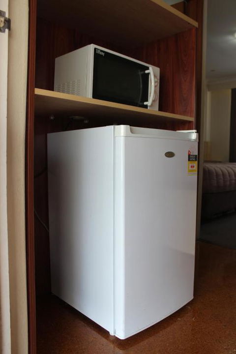 Acacia Motor Inn - Sunshine Coast Guide 3