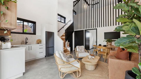 Accessible With Style! Sleeps 4, Pet - Friendly - Sunshine Coast Guide 1