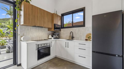 Accessible With Style! Sleeps 4, Pet - Friendly - Sunshine Coast Guide 4
