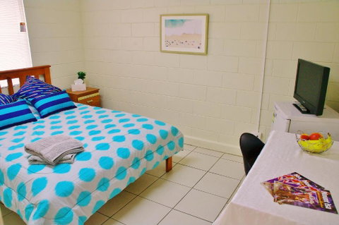 Accommodation @ Isa - Sunshine Coast Guide 1