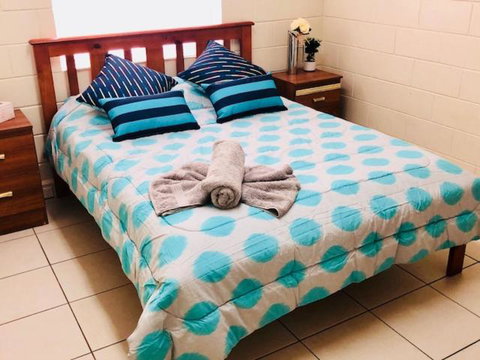 Accommodation @ Isa - Sunshine Coast Guide 0