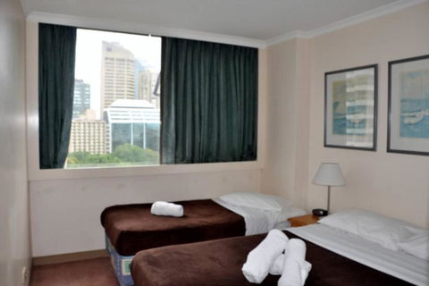 Accommodation Sydney: Hyde Park View 2 Bedroom 1 Bathroom Pet Friendly Apartment - Sunshine Coast Guide 0