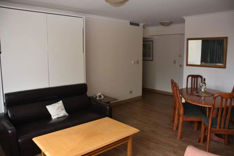 Accommodation Sydney: Hyde Park View 2 Bedroom 1 Bathroom Pet Friendly Apartment - Sunshine Coast Guide 2