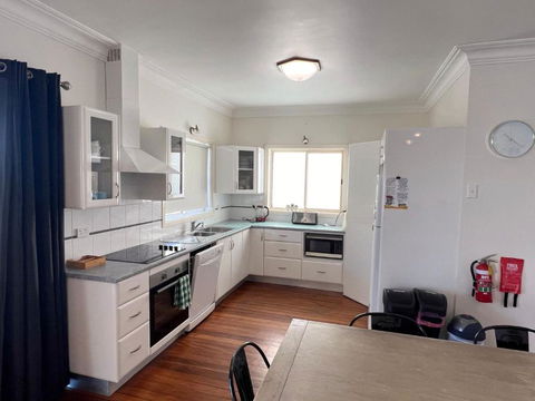 Adacos 19 On Sturt - Bring Your Own Linen - Sunshine Coast Guide 4