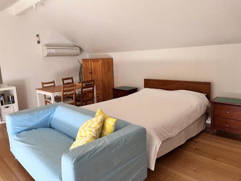 Adelaide Close CBD Large Private Studio Apartment In St Peters - Sunshine Coast Guide 2