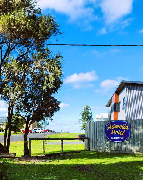 Admella Motel - Sunshine Coast Guide 1