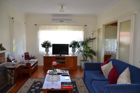 Admurraya House Bed & Breakfast - Sunshine Coast Guide 1