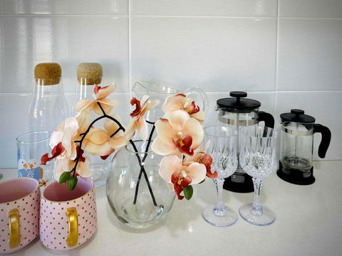 Adorable Modern 4 Br House WiFi & Parking - Sunshine Coast Guide 4