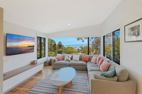 ADS On Collins - 4 Bedroom And Pet Friendly - Sunshine Coast Guide 4