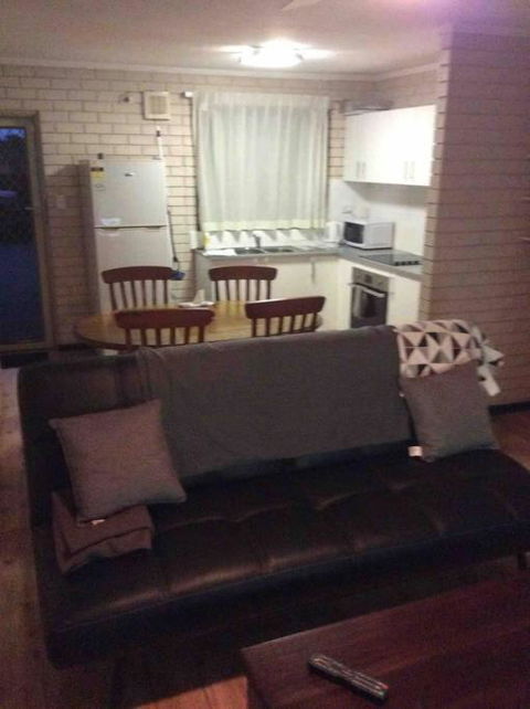 Affordable Apartment Close To City And Beaches - Sunshine Coast Guide 4