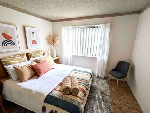 Affordable Relaxing GC Getaway - Sunshine Coast Guide 1
