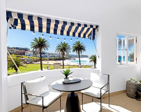 Absolute Seafront Bronte - Sunshine Coast Guide 1