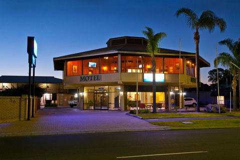 Admiral Motel Bunbury - Sunshine Coast Guide 0