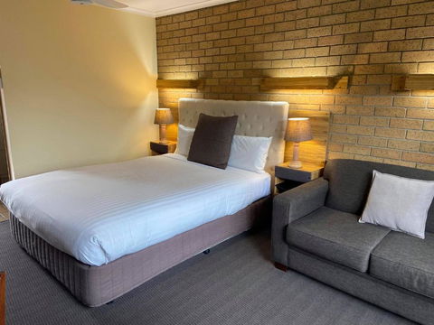 AAt 28 Goldsmith Motel - Sunshine Coast Guide 3