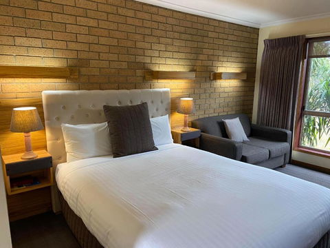 AAt 28 Goldsmith Motel - Sunshine Coast Guide 4