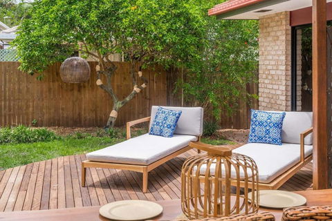 A Perfect Stay - Julian Rocks House - Sunshine Coast Guide 2