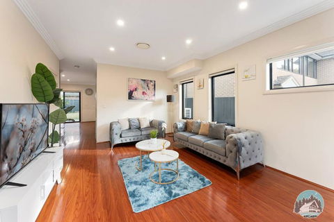 Aircabin - Carlingford - Sydney - 4 Beds House - Sunshine Coast Guide 0