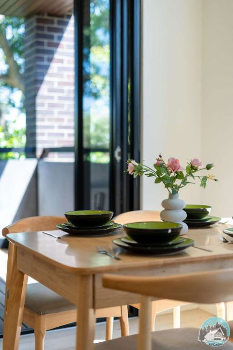 Aircabin - Five Dock - Stylish 2-Bed Apt Near Bay - Sunshine Coast Guide 4